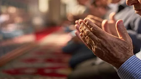 الإخلاص والاتباع شرطان لقبول العمل